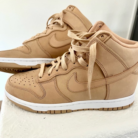 BRAND NEW: Women’s Nike Dunks - Tan - Picture 3 of 6